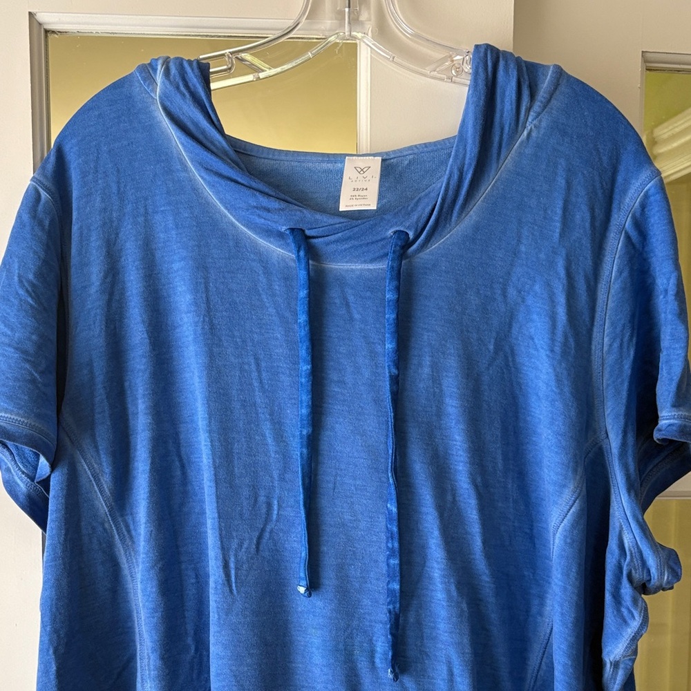 NWOT 22 24 Livi Active Royal Blue Hooded Short-Sleeve Pull-On Top loungewear